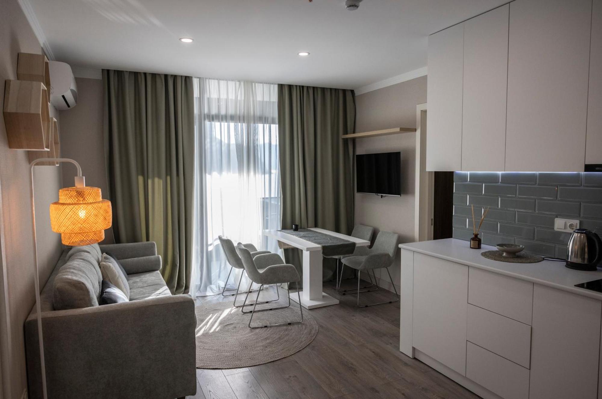 Green Side Apart Hotel Batumi Exterior foto